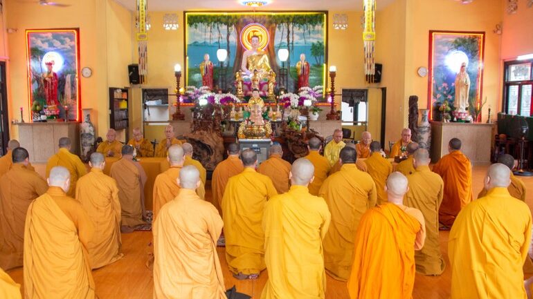 Chư Tăng hành giả Phật giáo TP.Thủ Đức tác pháp Tự tứ tại chùa Thiên Minh